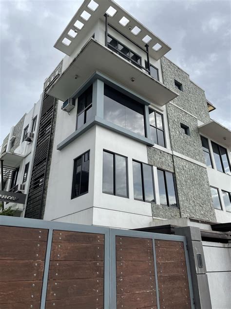 3 Bedrooms House and lot For Rent in Mandaluyong, Metro .